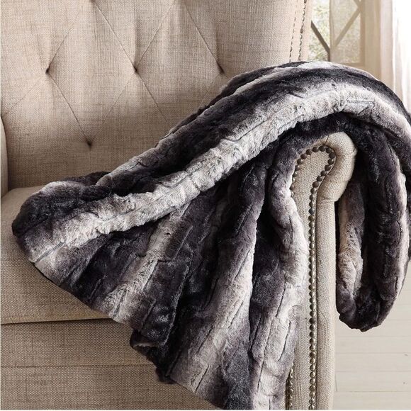 Christian Siriano Black Faux Fur Throw In Gift Box, Black And Brown Polyester - Picture 2 of 8